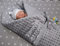 BotoBaby ★ Zweilagige Einschlagdecke Babydecke mit Namen und Datum Bestickt ★ Minky Hörnchen ★ Baumwolle ★ Füllung ★ 75x75 cm ★ (Grau - Sternen)