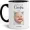 Tasse mit Spruch - Der schönste Grund Uropa zu sein - Personalisierbare Keramiktasse mit Namen und Foto - Geschenk Uropa - Innen & Henkel Schwarz, 300 ml
