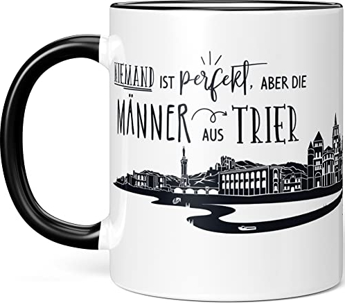 JUNIWORDS Tasse, Niemand ist perfekt, Aber die Männer aus Trier sind verdammt nah dran, Schwarz (1006866)