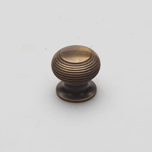 Castelion® Small Antique Finish Beehive Cupboard Knob