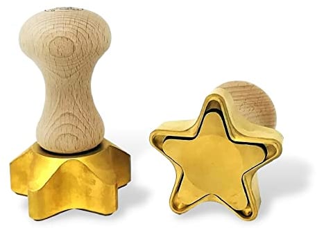 La Gondola Cortador de Raviolis Caseros - Forma de Estrella 65 mm | Cortapastas de Latón y Madera Natural | Cortador de Pasta Robusto y Fácil de Usar | Utensilios para Pasta Fresca Hechos en Italia