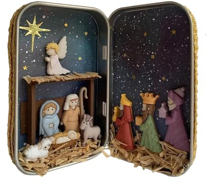 Krippe im Taschenformat - Mini 3D Festliche Deko Heilige Figuren - Weihnachten Heilige Dekoration - für Schreibtisch Regal Büro Schlafzimmer Wohnzimmer