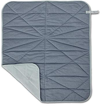 Quinny 2-in1 Decke für Kinderwagen und Babyschale, kuschelig weich und hält schön warm, einfache Befestigung, Wendedecke für einen neuen Look, grau