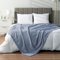 PAVILIA Dusty Blue Überwurfdecke, Bommel für Couch, Doppelgröße, weiches Fleece, gemütliche Pompon-Fransen, Sofa-Decke, dekoratives Geschenk für Zuhause, Flanell-Samt, Schiefer-Hellblau, 152 x 203 cm