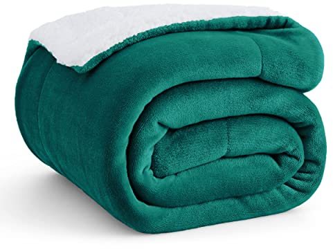 BEDSURE Kuscheldecke - Warm Sherpa Wolldecke & Sofadecke, Flauschig Sofaüberwurf Decke, Dicke Couchdecke, Fleecedecke, Flauschige Wohndecke für Couch, Dunkelgrün, 150x200 cm, XL