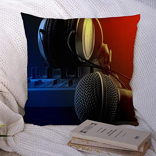 Kissenbezüge Broadcast Mikrofon Mischpult Schreibtisch Kopfhörer Dj Digital Musik Radio Studio Elektronisches Set Technologie Polyester Kissenbezug Kissenbezug für Couch Sofa Dekorationen 18x18 Zoll