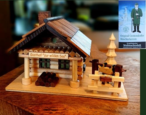 Räucherhaus Gasthof mit Sau am Spieß und Baum geschnitzt - Feine Handarbeit aus dem Erzgebirge - inklusive Räucherkerzen
