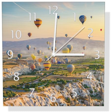 Wallario Design Wanduhr Heißluftballons über Felsenlandschaft aus Aluverbund, Alu-Uhr Größe 30 x 30 cm, weiße Zeiger mit Metalloptik