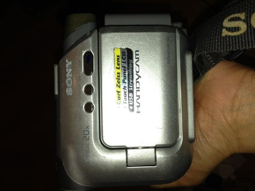 Sony DCR-HC19E Handycam MiniDV Camcorder [20x Optical Zoom, 2.5 LCD]