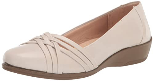 LifeStride Women's Incredible Ballet Flat, Bone, 6 UK