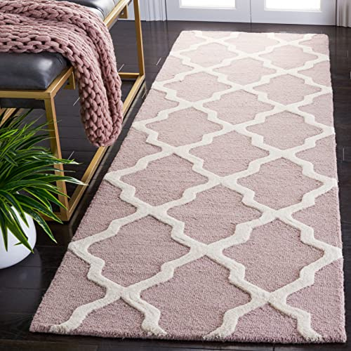 Safavieh Geometrisch Teppich für Wohnzimmer, Esszimmer, Schlafzimmer - Cambridge Collection, Kurzer Flor, Beige und Elfenbein, 76 X 244 cm