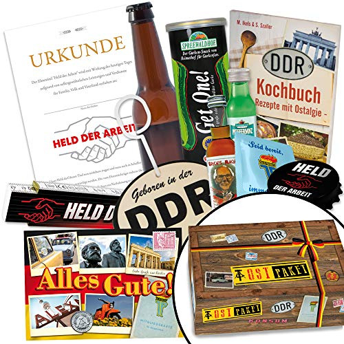 Ostprodukte Ostpaket für Männer - Geschenkbox DDR Geschenkset mit Bier | Geschenkidee mit Kochbuch, Pfeffi, Bier & Urkunde - Ideal als Geburtstagsgeschenk für Männer, Ossis & Ostalgie Fans