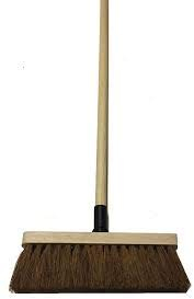 le plus de l'entretien Balai Coco 29 cm avec Manche Bois à vis