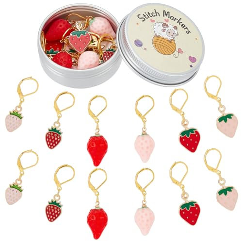 PLIGREAT 12 Stück niedliche Erdbeere Fruchtstich Marker Charm Set Strickstich Zähler DIY Handwerk Anhänger Schmuck Herstellung Zubehör Geschenk für Mama Frau Schneider Shop Zubehör