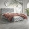 MOTIVENA Gloria Chesterfield Bett 180x200, Polsterbett 180x200 mit Füßen, Polsterbett 180x200 ohne Bettkasten, Polsterbett 180x200 Samt, mit Lattenrost, mit Kopfteil, ohne Matratze, Grau Hellgrau