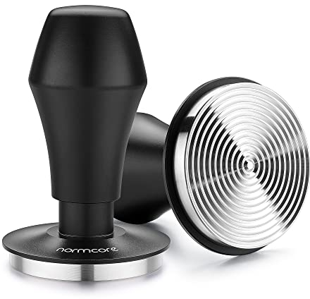 Normcore Tamper à café expresso V4 de 58,5 mm – Tamper à ressort avec base ondulée en acier inoxydable – Ressorts de rechange de 6,8 kg/11,3 kg/13,6 kg – Poignée et support en aluminium anodisé, noir