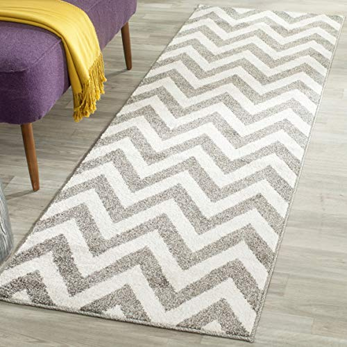 SAFAVIEH Amherst Collection Runner Rug - 2'3 x 7', Dark Grey & Beige, Chevron Design, Non-Shedding & Easy Care, Ideal for High Traffic Areas in Living Room, Bedroom (AMT419R)