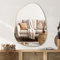 PERFNIQUE Unregelmäßiger Wandspiegel, asymmetrischer Spiegel, 81 cm x 61 cm, goldener Holzrahmen, Spiegel für Badezimmer, Schlafzimmer, Wohnzimmer, Eingangsbereich, dekorative moderne Wanddekoration