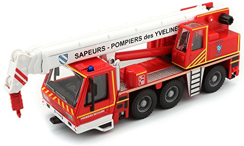 Bburago | Camion de Pompiers Crane avec Echelle | Présentoir de 18 pièces | Reproduction de Voiture Miniature à échelle 1/55 | Rouge | Jouet pour Enfant à Collectionner | 32010