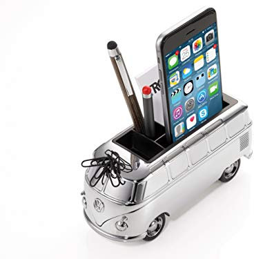 TROIKA VW Bulli — GAP06/CH (T1, Samba Bus, 1962) – Stifteköcher – Fach für Smartphones + Visitenkarten – Magnet – 5 Büroklammern – Rückziehmotor – glänzend – Official licensed product by Volkswagen