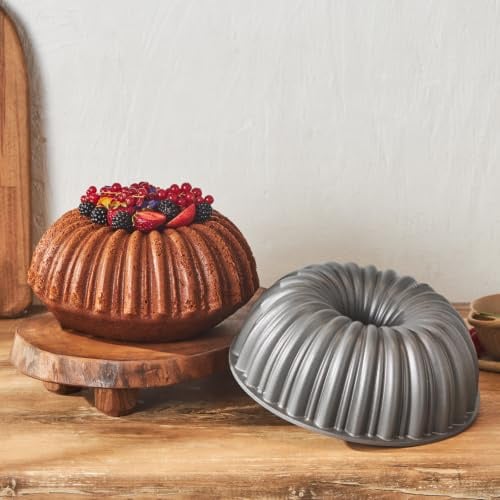 KARACA Cake PRO Sliced Anthracite CAST Cake Mold | An anthracite cast mould with non-stick surface for shaped oven-baked cakes.