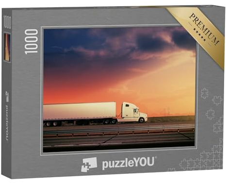 puzzleYOU: Puzzle 1000 Teile „Weißer Lastwagen auf der Autobahn vor rotem Sonnenuntergangshimmel“ – aus der Puzzle-Kollektion Trucks & LKW