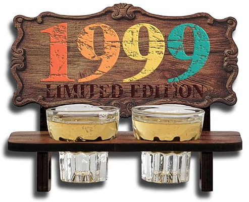 DARO Design - Schnapsbank Jahreszahl Geschenk zum 26. Geburtstag, Limited Edition Jahrgang 1999, Geburtstagsgeschenk Deko Vintage Retro Look lustige Geldgeschenke mit 2 Schnapsgläser, Geburtstagsdeko