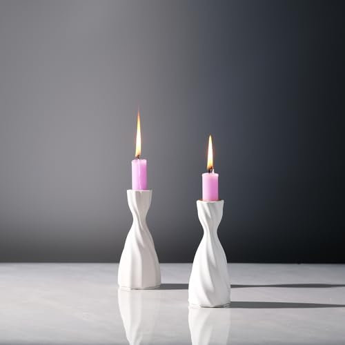 ICNBUYS Twizzle Twist Kerzenhalter, Dekorativer Kerzenhalter für den Tisch, romantische Dekoration, einzigartiges Wohnaccessoire, Geschenk, Skulptur-Kerzenständer im 2er-Set aus Zement Höhe 14,2 cm