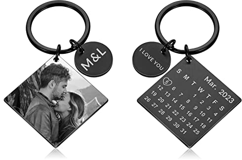 Reuhen Personalisierte Edelstahl Schlüsselanhänger mit Gravur Kalender,Foto und Text,Quadrat Keychain Schlüsselbund mit Kalender Gravur für Personalisierte Geschenke Familie, Freunde, Paar