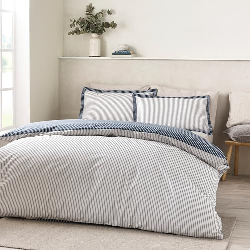 Catherine Lansfield Oxford Pinstripe Reversible Double Duvet Cover Set with Pillowcases Navy Blue