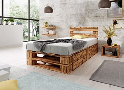 Lermowood Palettenbett M2 aus Holz 120 x 200 cm Geflammt mit Kopfteil und 2 Bettkästen Holzbett 30cm Stabiles Seniorenbett Kinderbett Jugendbett Gästebett erhöhtes Bettgestell Komforthöhe Naturholz