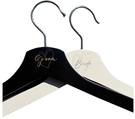 Kleiderbügel Hochzeit 2er Set – Bride & Groom – Holz mit Gravur – Namen & Datum – Schwarz Weiß – Hochzeitsgeschenk