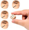 QEDBOJE 4 Stück Würfelspiel Würfel Holz Spielwürfel Kartenspiel Partyspiele Zubehör (20mm) (Natur)