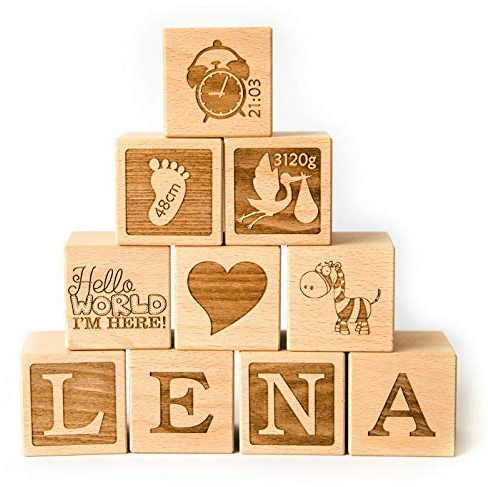 Holzwürfel mit Gravur - Baby Geschenk für Junge/Mädchen - Würfel mit Namen zur Geburt - Buche 4cm