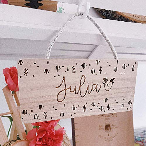 MONAMÍ - Cartel infantil de madera personalizado con cuerda para colgar. Cartel personalizado de 21x11 cm y 0,8 cm de grosor, ideal para decorar la habitación del bebé.