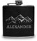 Flachmann personalisiert mit Gravur - Berge Design mit deinem Namen - Edelstahl mit Kunstleder - Geschenk für Männer - Outdoor & Camping - Schwarzes Kunstleder