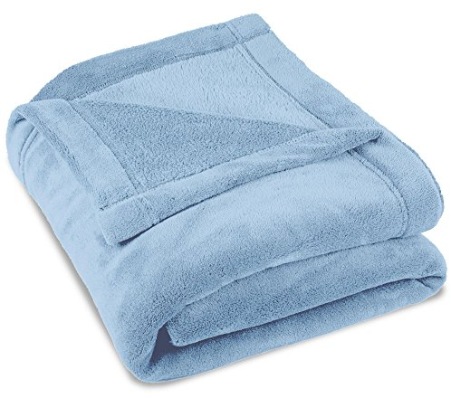 CelinaTex Flauschige Kuscheldecke XXL 220 x 240 cm hell blau Decke Sofa warm Wohndecke weich Mikrofaser Fleece Oeko-TEX Montreal