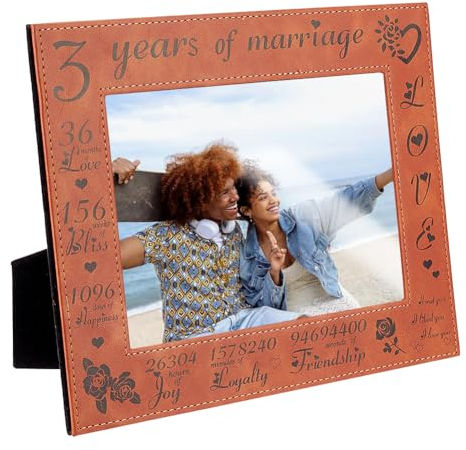 FINGERINSPIRE Leder Fotorahmen - 3 Years of Marriage - 13x18cm 3 Jahrestag Rahmen Braun Hanging/Tabletop Fotorahmen mit Beflockung Hochzeit Geschenk für Geburtstag Hochzeit