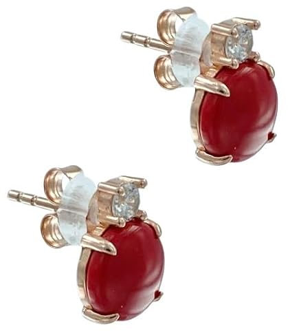 Orecchini a lobo in argento 925 rosè con pasta di corallo incassata a grif a 4 punte e zircone incassato a grif a 4 punte bianco. Dimensione 1.1 x 0.8 cm Peso 1.80 gr