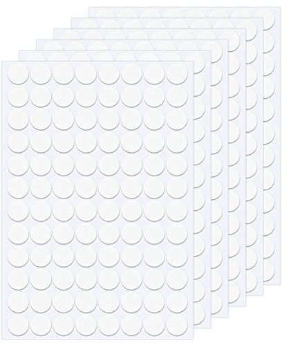 Bekecidi 6 Feuilles 576pcs Blanc Auto-Adhésif Trou de Vis Autocollants, Couvercle de Trou de Vis en Plastique Autocollants Antipoussière Capuchon à Vis Couvercles pour Meubles en Bois Armoires 15mm