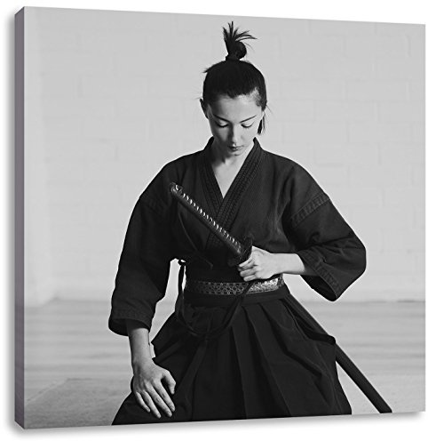 Pixxprint stolze Samurai-Kriegerin, Größe: 40x40, Leinwandbild Quadratisch, Wandbild, Kunstdruck, fertig bespannt