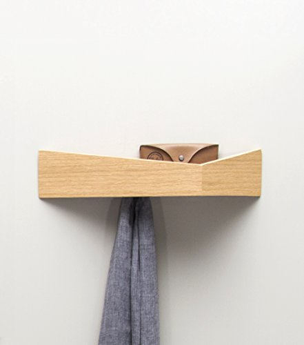 WOODENDOT Pelican. Elegantes schwebendes Regal und Garderobe, simpel und sehr funktional. Originales dreieckiges Wandregal mit Stauraum und versteckten Haken. by (Eichenholz, Mittel)