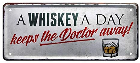 Blechschild A Whiskey a day keeps the doctor away - Deko Schild Kneipe, Bar, Pub - Metallschild für Whiskey Genießer - Geschenk Whisky Set - schottischer, amerikanischer, irischer Whisky - 28x12cm