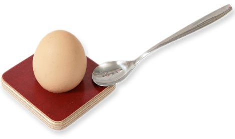 MÄGEGG rot - Eierbecher der sympatischen Art +++ aus Multiplexholz Birke feingeschliffen +++ magnetischer Löffelhalter - inkl. Eierlöffel +++ MADE IN BERLIN