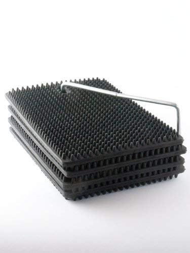 Henry's Anti-Slip Ladder Leveller - Four mats, Made from Heavy-Duty Rubber Matting with nodules, are Linked by a Sturdy Metal Loop and Offer Adjustable Anti-Slip Blocking to go Under The Ladder Foot.