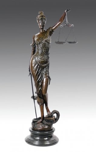Kunst & Ambiente - XXL Justitia - Göttin der Gerechtigkeit - signiert Mayer - Justitia Skulptur Kaufen
