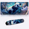 Mauspad und Gaming-Mauspad, großes XXL-Langes Mousepad, erweiterte XXL-, rutschfeste Gummiunterseite, genähte Kanten, Mäusepad, The Mystic Panda, 39,9 x 89,9 cm