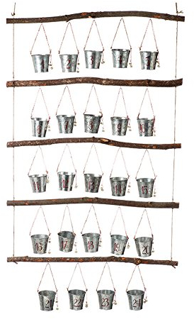 Rustikaler Adventskalender aus Holz mit 24 Eimern