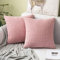 MIULEE 2er Set Kissenbezüge Kordsamt Dekokissen Kissenbezug Sofakissen Dekorativ Couchkissen Kissenhülle Bezug Weich für Wohnzimmer Schlafzimmer 40x40 cm, 16x16 Inch Rosa