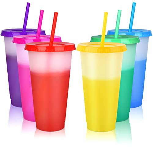 NUZEKY NUZEKY Farbwechselbecher mit Deckel und Strohhalmen – 6er-Pack niedliche wiederverwendbare große Kunststoffbecher – Reisebecher für eiskalten Kaffee, 610 ml, Partybecher